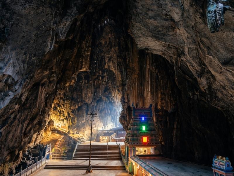 Full-Day Kuala Lumpur Tour: Batu Caves, Ramayana Caves & Kanching Falls